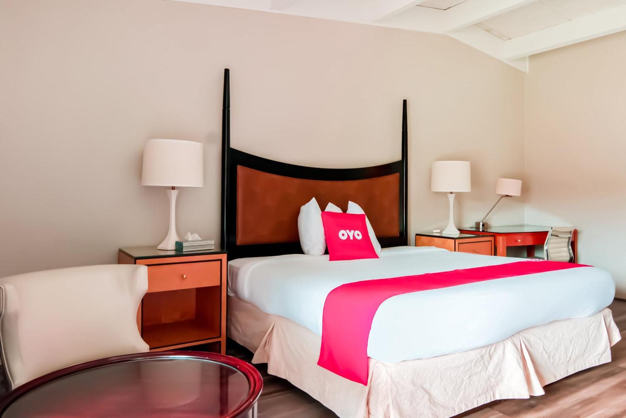 Oyo Tx Hwy 281 West Hotel